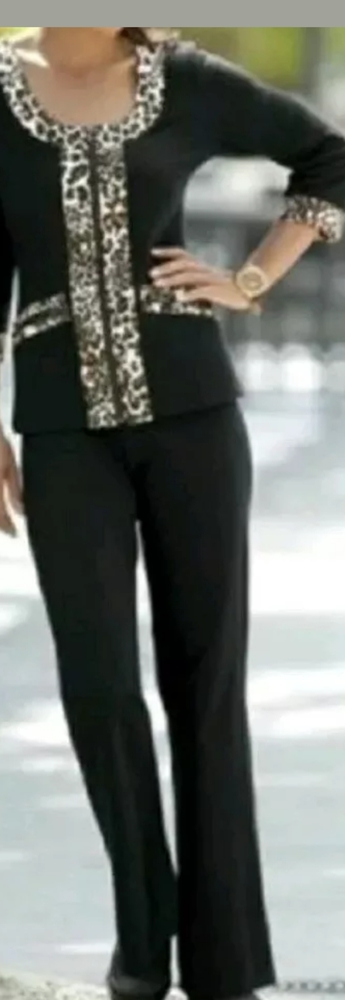 Final $6 Sale  Monroe & Main "Animal Print Casual  Pant Suit" Sz. S
